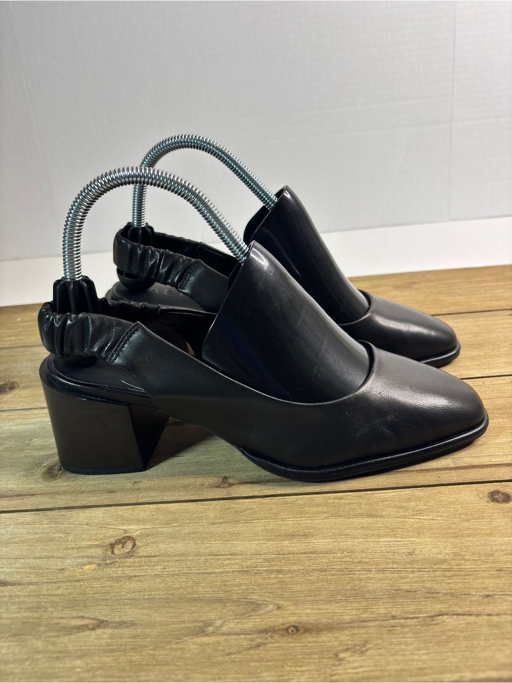 Aerosoles Altona Women size 8 Black Leather Elastic Slingback Block heel Padded